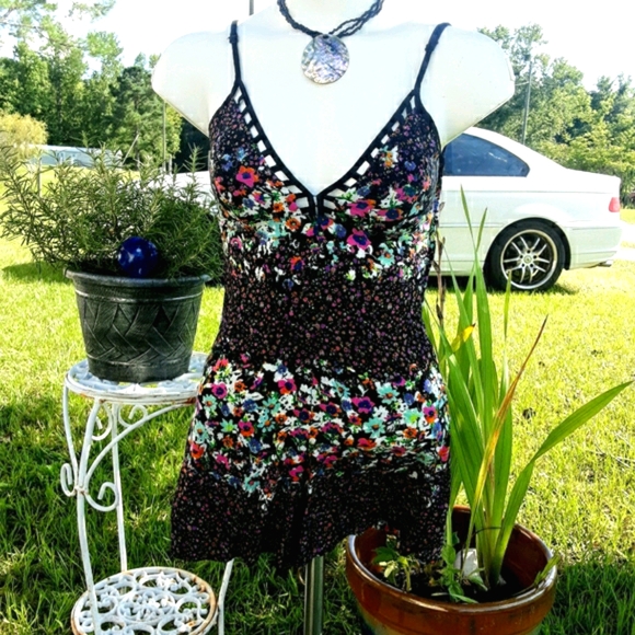 Mimi Chica Romper Cutout Neckline Floral - Picture 9 of 9